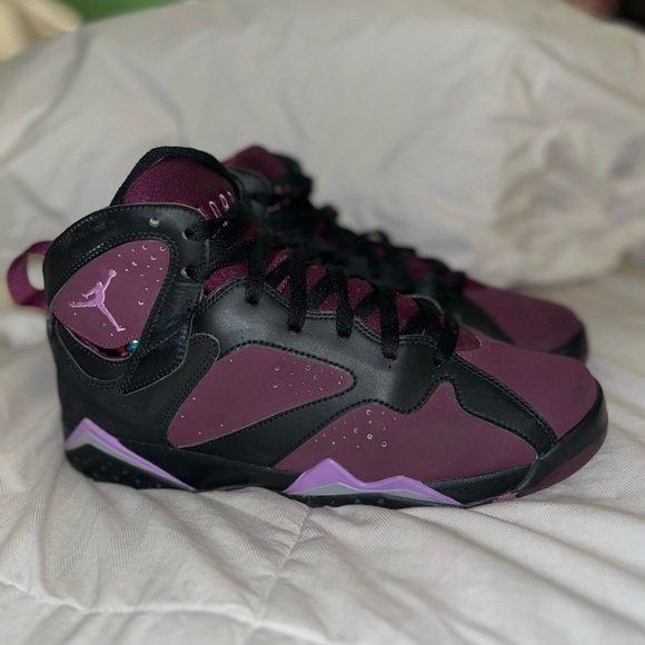 Jordan 7 Retro
Mulberry (GS) - Picture 10 of 12
